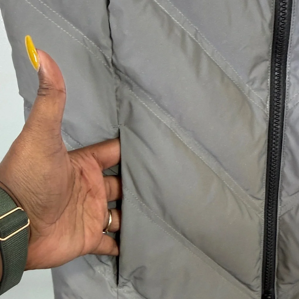 Athleta Inlet Reflective Quilted Down-Filled Vest in Gray‎ Sz XS